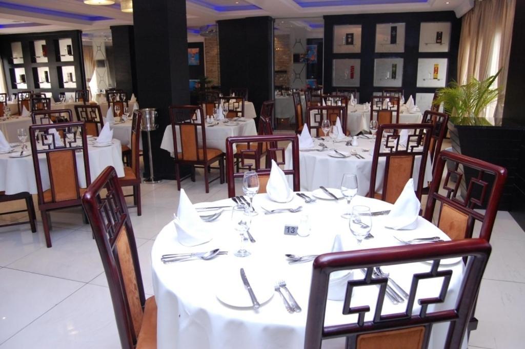 Owu Crown Hotel 伊巴丹 外观 照片