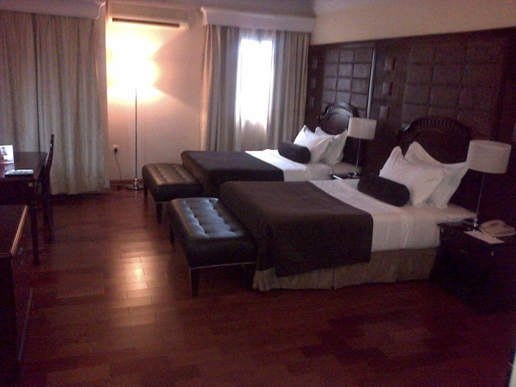 Owu Crown Hotel 伊巴丹 客房 照片