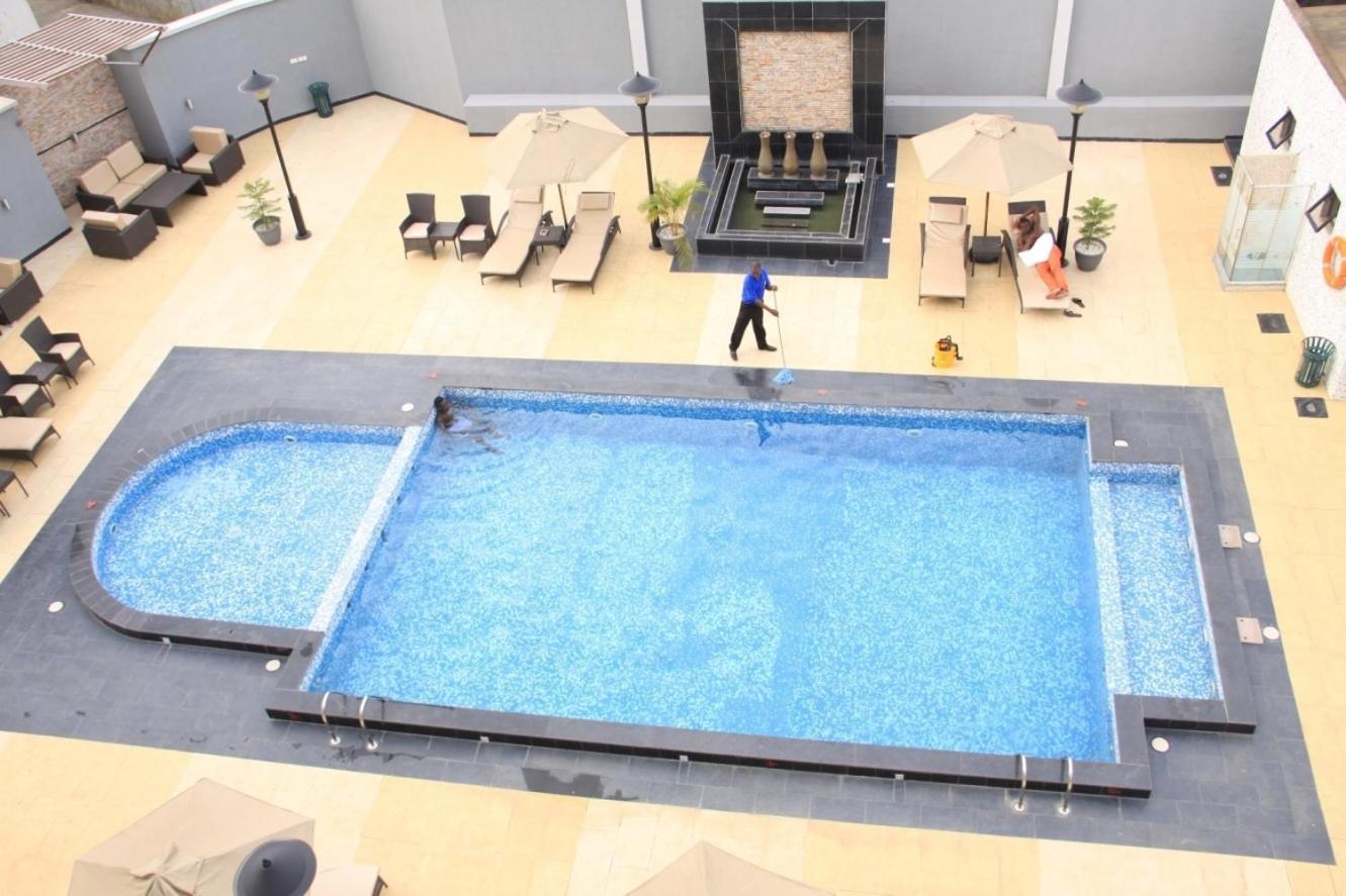 Owu Crown Hotel 伊巴丹 外观 照片